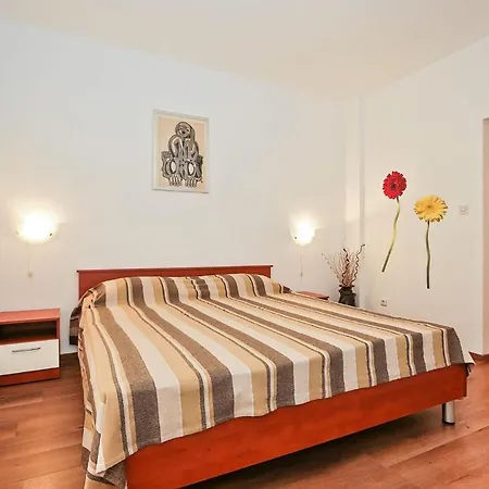 With A Parking Space Vrsar, Porec - 14164 Apartmán